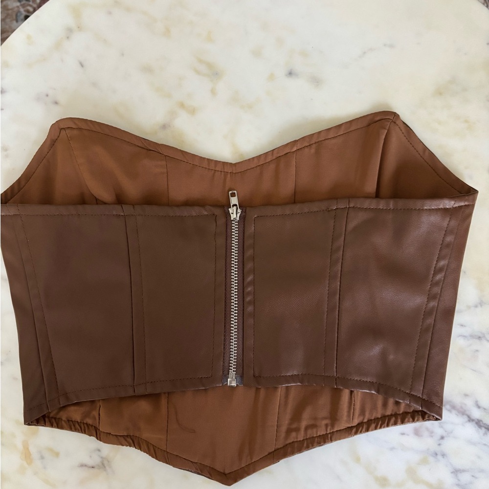 Princess Polly leather top size 4 with zipper.